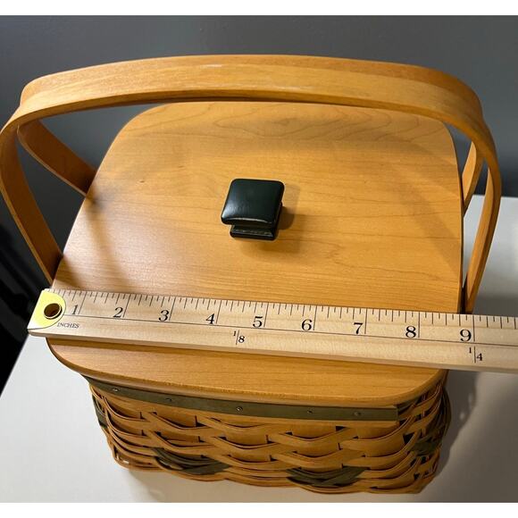 Longaberger Christmas Basket - 2000 Edition - Picture 10 of 11